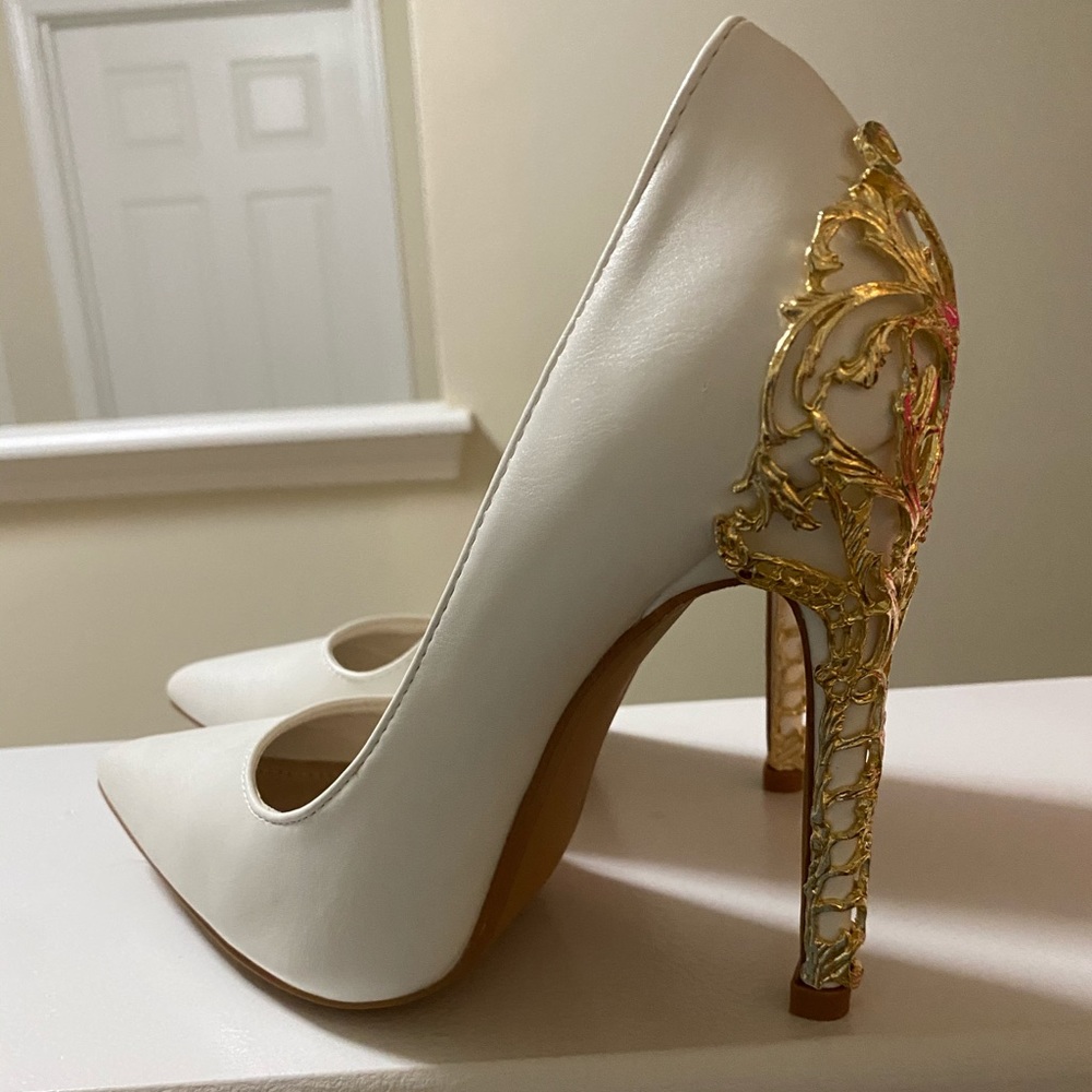 Shoedazzle Gold Heels- NWOT